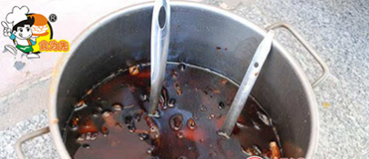 温州永嘉猪头排的做法项目实操内容三 学习卤水、卤料、炒田螺；