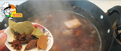 烤猪蹄的做法项目实际操作内容二 红卤汁，老汤的熬制；
