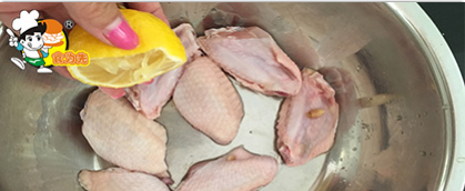 鸡翅包饭的做法项目实操内容二 各种口味鸡翅包饭鸡翅的腌制；各种口味鸡翅饭、蛋包饭、鸡翅肉包饭，饭的处理制作