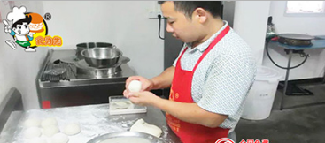 荆州烧饼的做法项目实操内容三 半成品处理与保存方法 ；