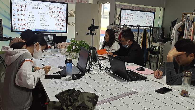 杭州服装企业领袖班招生课程学员风采3